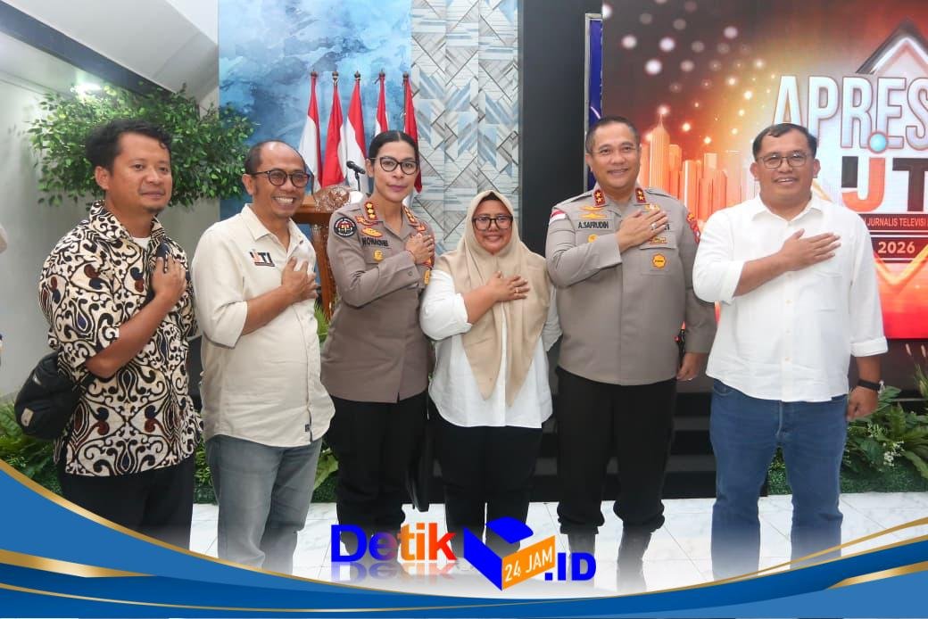 KAPOLDA KEPRI TERIMA PENGHARGAAN IJTI 2026 KATEGORI TOKOH PENGUATAN EKOSISTEM JURNALISME DAN KETERBUKAAN INFORMASI